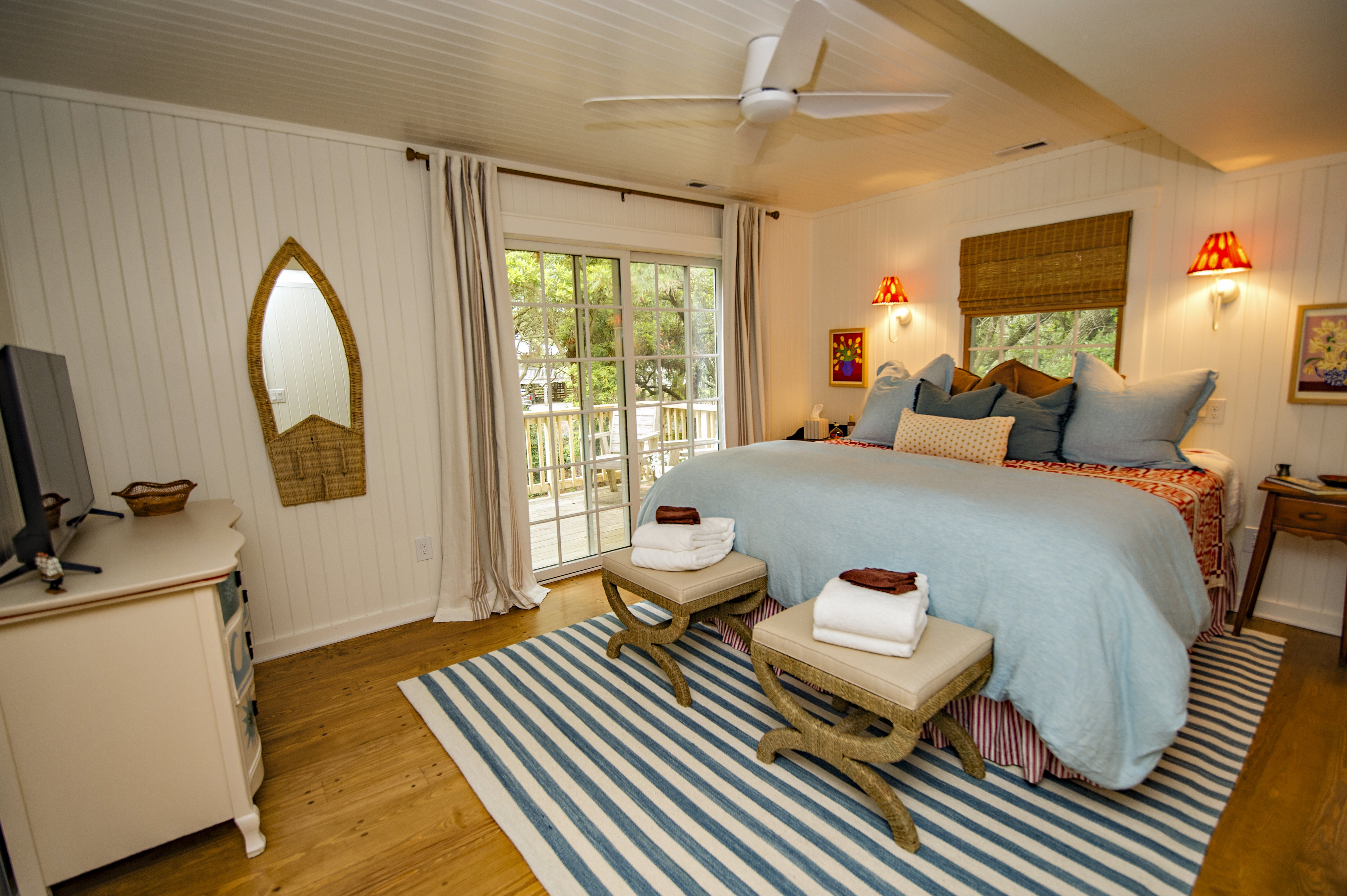 King suite with deck access